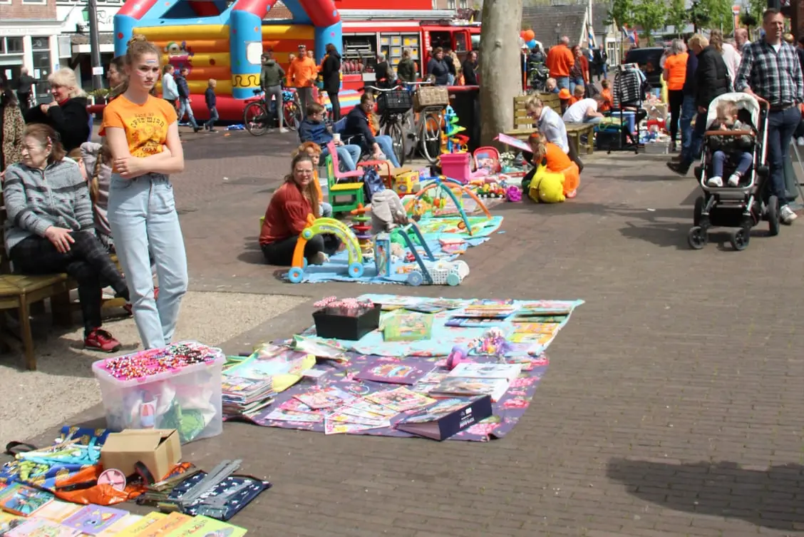 Kleedjesmarkt Oranjevereniging Stolwijk